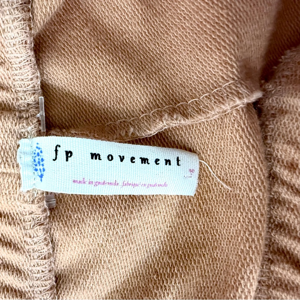Free People Movement “Sunny Skinny”
Sweatpants With Drawstring Waist And Pockets - Picture 10 of 13